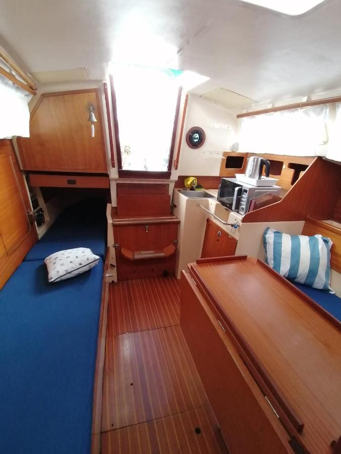Cozy Sailboat In Barcelona!! No Showers Sant Adrià de Besòs Eksteriør billede