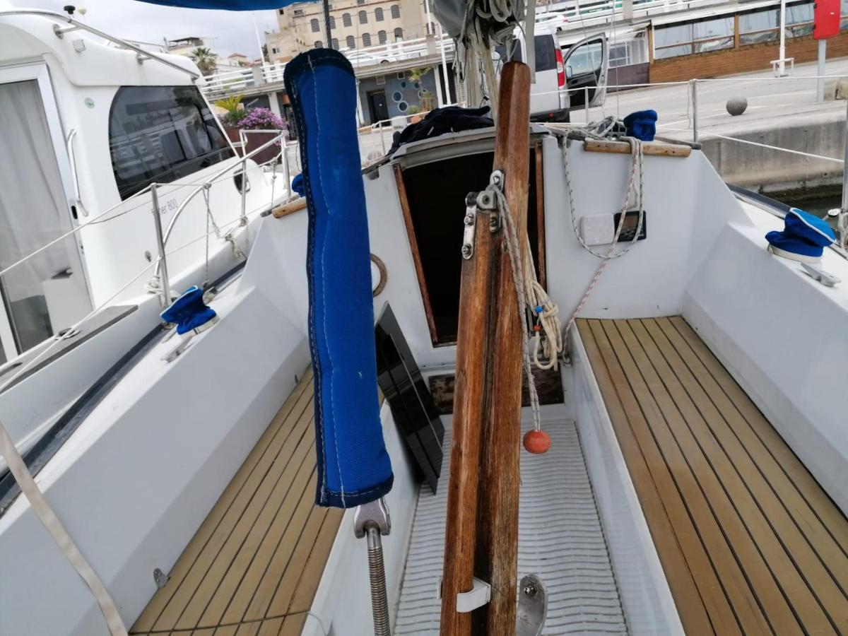 Cozy Sailboat In Barcelona!! No Showers Sant Adrià de Besòs Eksteriør billede